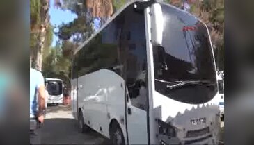 Adana'da FETÖ'den gözaltına alınan sağlıkçılar adliyede