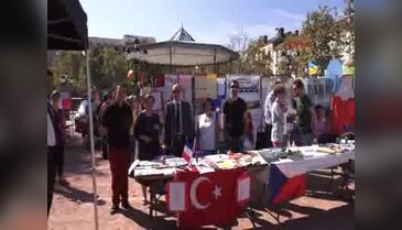 Geleneksel dünya dilleri forumu Lyon'da yapıldı