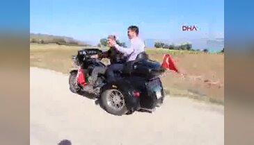 Burdur Gölü'nde çekilen klibe motosikletli destek