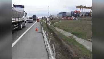 Tuzla'da yakıt tankeri devrildi: 1 yaralı