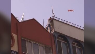 7'nci kattan atlamak istedi, psikolog 2 satte ikna etti