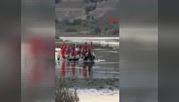 Murat Nehri'nde mahsur kalan çobanı AKUT kurtardı