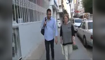 Emekli eczacı kitap okuyan esnafı ödüllendirecek
