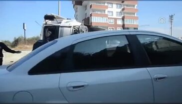 Bursa'da freni tutmayan kamyon sürücüsü dehşeti yaşadı