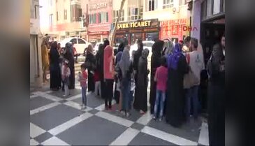Şanlıurfa'da Suriyeli yetim ve öksüz çocuklara para yardımı
