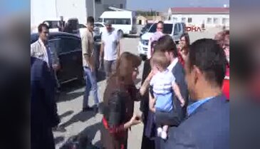 Hollywood starı Lohan, Suriyeliler'i ziyaret etti
