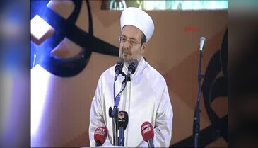 Görmez: Hiç kimsenin mezhebini dinin önüne geçirme hakkı olamaz