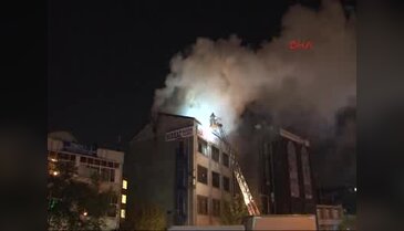 Şişli'de yangına müdahale eden itfaiye erine elektrik çarptı