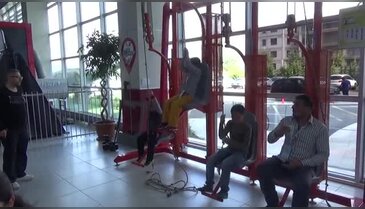 Bursa'da 2 bin atık pet şişeden araba yaptılar