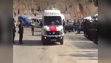 Uzman Çavuş Dobur, Andırın'da gözyaşlarıyla toprağa verildi