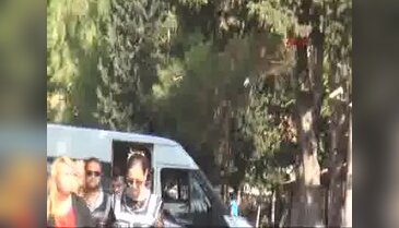 Otel çalışanı polis müşterisine kadın pazarladı