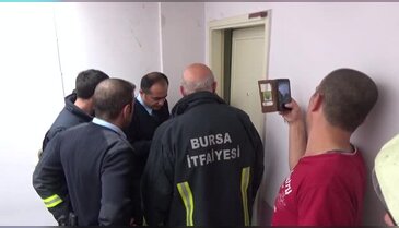Bursa'da yangın ihbarına eve gelen polise oklavayla müdahale