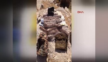 Şemdinli'deki operasyonlar sırasında kaçan PKK'lıların bıraktıkları YPG kimlikleri bulundu