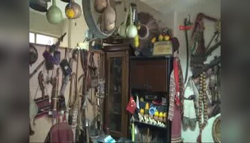 Emlakçı dükkanını müzeye çevirdi