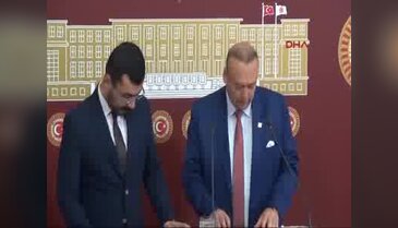 CHP'li Özkan Yalım TBMM'de basın toplantısı düzenledi
