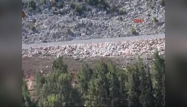 Hatay Valisi Ata: Sınırdaki duvarın 77 kilometresi tamamlandı