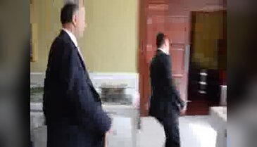 Vali, Halk Günü'nde tayin isteyen öğretmen için oylama yaptırdı