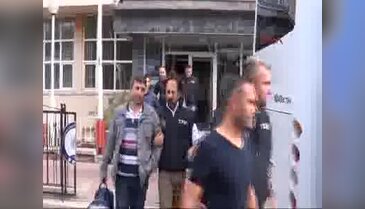 FETÖ operasyonunda gözaltına alınan 30 polis adliyeye sevk edildi