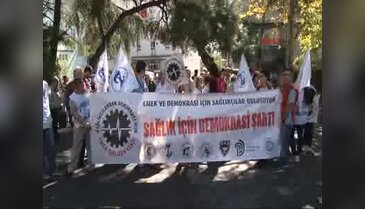 Sağlık çalışanlarından OHAL ve KHK protestosu