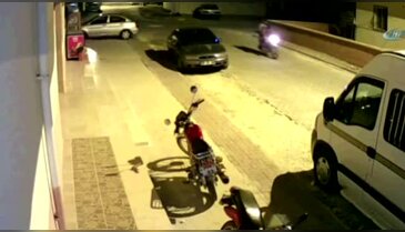 Motosiklet hırsızları kamerada