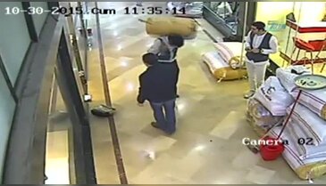 Pişkin hırsız esnaftan yardım istedi