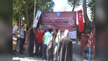 Gaziantep'te Türk Eğitim-Sen aşure dağıttı