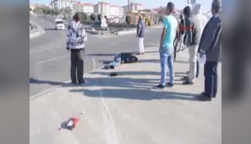 Emanet aldığı traktörün altında can verdi