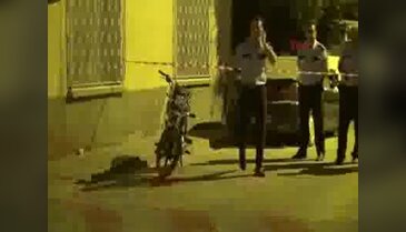 Yolunu kesip tabancayla öldürdüler