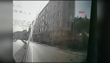 Kaza yapan halk otobüsündeki panik güvenlik kamerasında