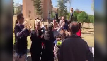Roman vekil Manisa'daki Roman vatandaşların sıkıntılarını dinledi