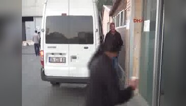 İzmir'de FETÖ operasyonu: 23 gözaltı