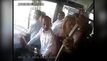 Metrobüste dehşet güvenlik kamerasında