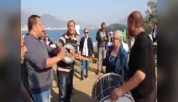 Prof. Dr. Karatay Bursa'da zeytinyağını böyle içti