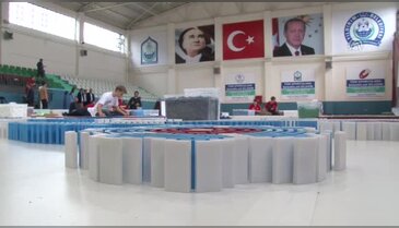 Bursa'da 300 bin domino taşıyla rekor deneyecekler
