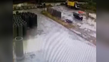 Otomobiliyle su dolu havuza düştü