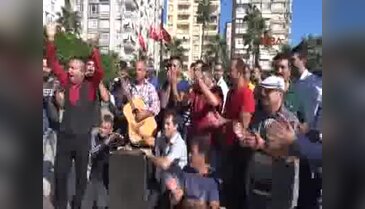 Müzisyenler, sokak düğünlerinin yasaklanmasını protesto etti