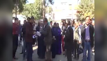 Siverek'te, HDP'lilerden 'gözaltı' protestosu