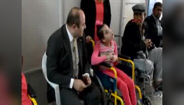 Besni'de, 10 engelliye tekerlekli sandalye