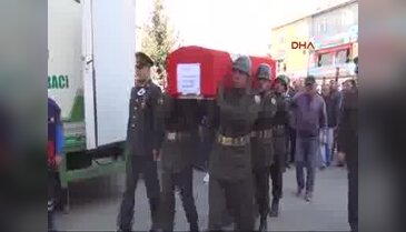 Şehit Lokman Dargın Kürtçe ağıtlarla uğurlandı
