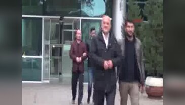 Bursa'da FETÖ'den tutuklanan 2 kişi, taksi ile cezaevine götürüldü
