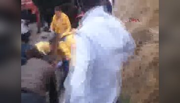 Yoldan çıkan kamyonet takla atıp sahil yoluna düştü: 1 ölü