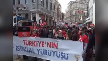 AK Parti Gençlik Kollarından "İstiklal yürüyüşü"
