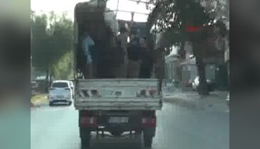 Kamyonet kasasında okuldan kaçtılar