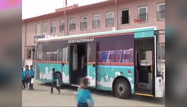 Manisa'da kırsal mahalleler gezici kütüphaneyle buluştu