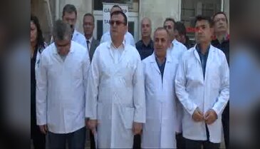 Dotorlardan meslektaşlarının ihraç edilmesine tepki