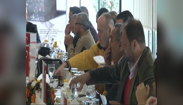 Bursa'da fuar açılmadan içindekiler satıldı
