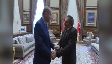 Cumhurbaşkanı Erdoğan, 15 Temmuz gazisi Sabri Ünal'ı kabul etti