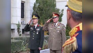 Orgeneral Hulusi Akar, Bükreş'te bulunan Türk Şehitliği'ni ziyaret etti