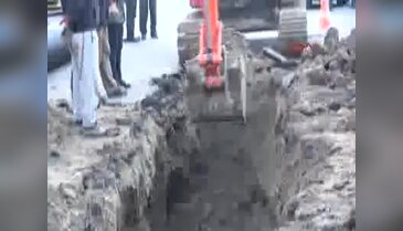 Rize'de meydan kazısında mezar taşları bulundu