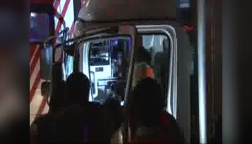 Uyuyan sürücü, park halindeki TIR'a çarptı 2 yaralı